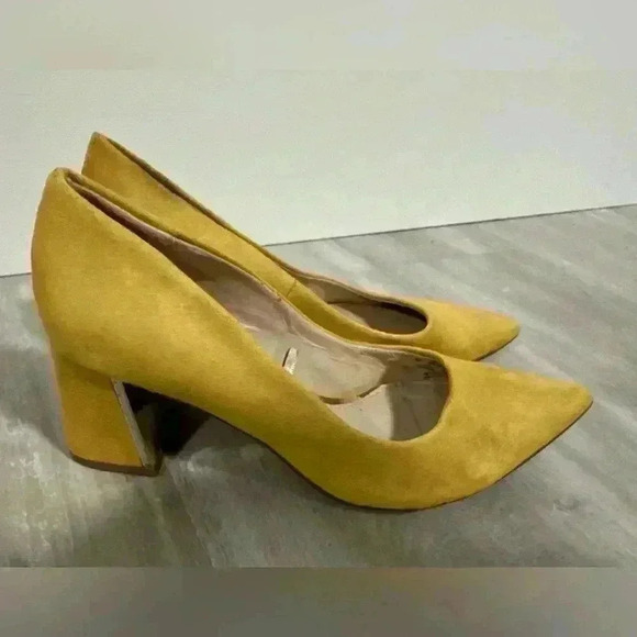 5. Zara Pointed-Toe Suede Block Heel Pumps in Yellow s 36 - Picture 11 of 12